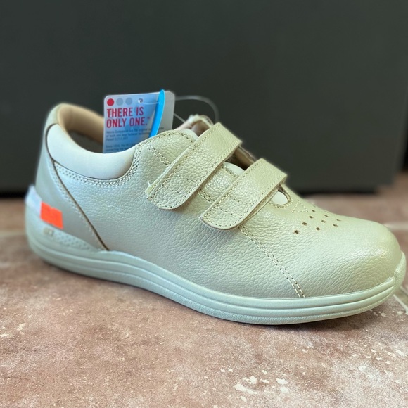 Drew Lotus Size 5M - Picture 3 of 4